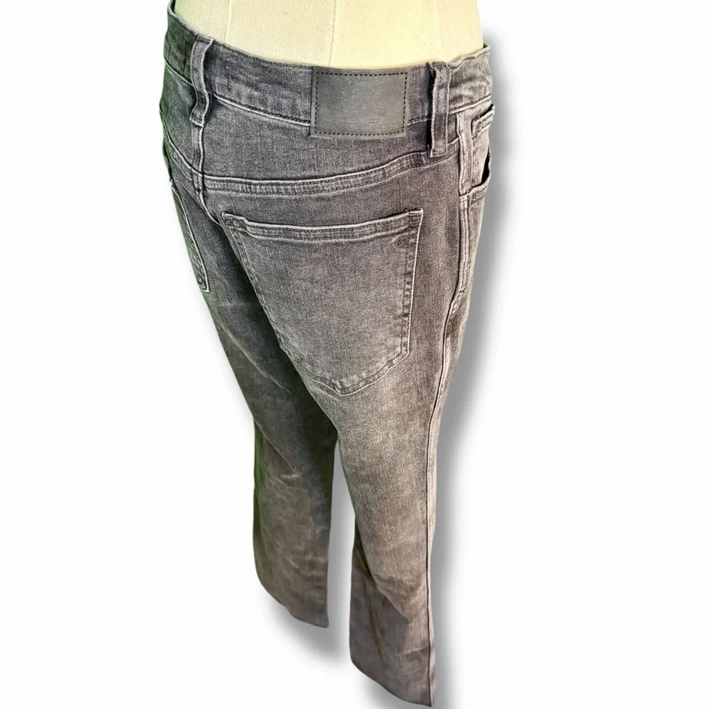Madewell ‘Petite Mid-Rise Stovepipe Jeans in “Armand” Wash: Raw-Hem Edition 27P
